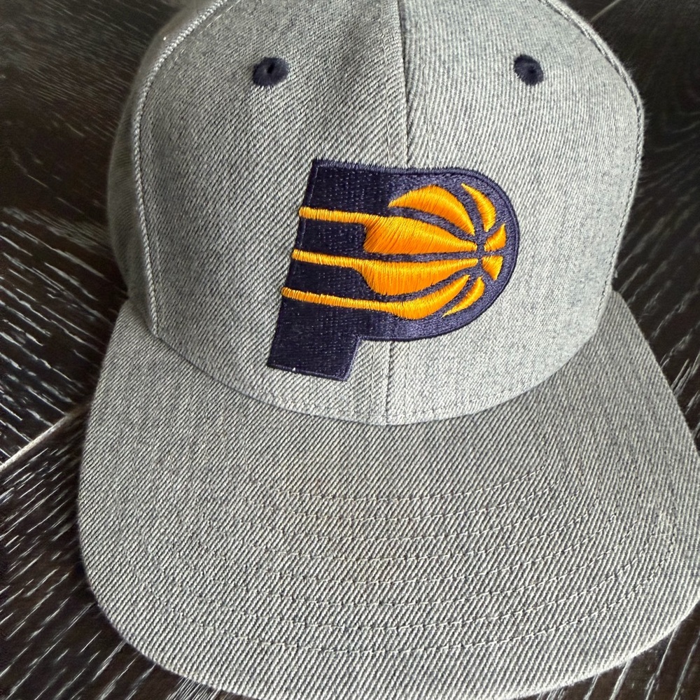 Mitchell & Ness Gray Cap with Yellow and Black Logo